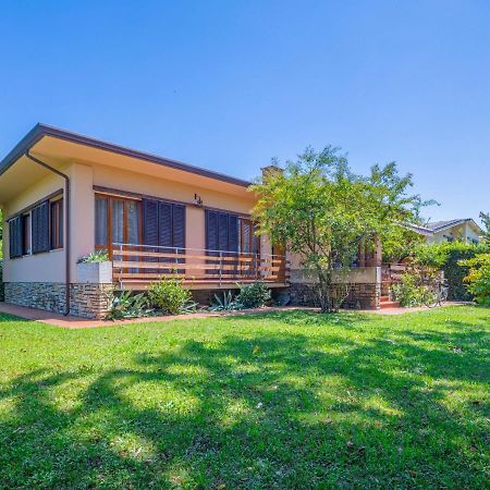 Holiday Home Donatella By Interhome Марина-ди-Пьетрасанта Экстерьер фото